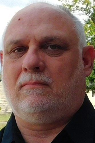 et billede af Brett Mahoney