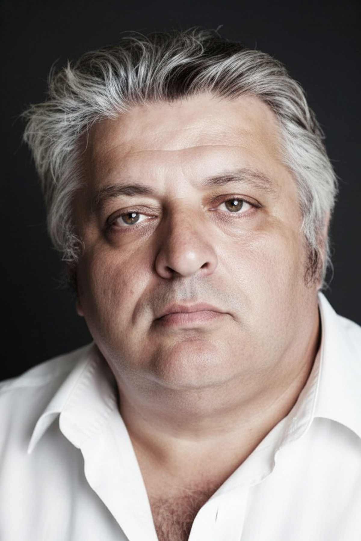 et billede af Süreyya Duru