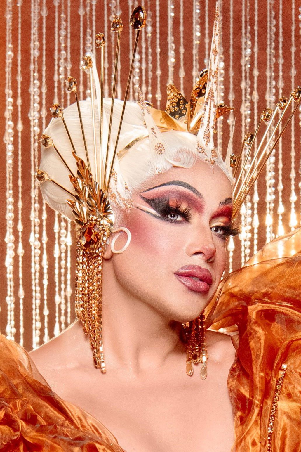 et billede af Athena Dion