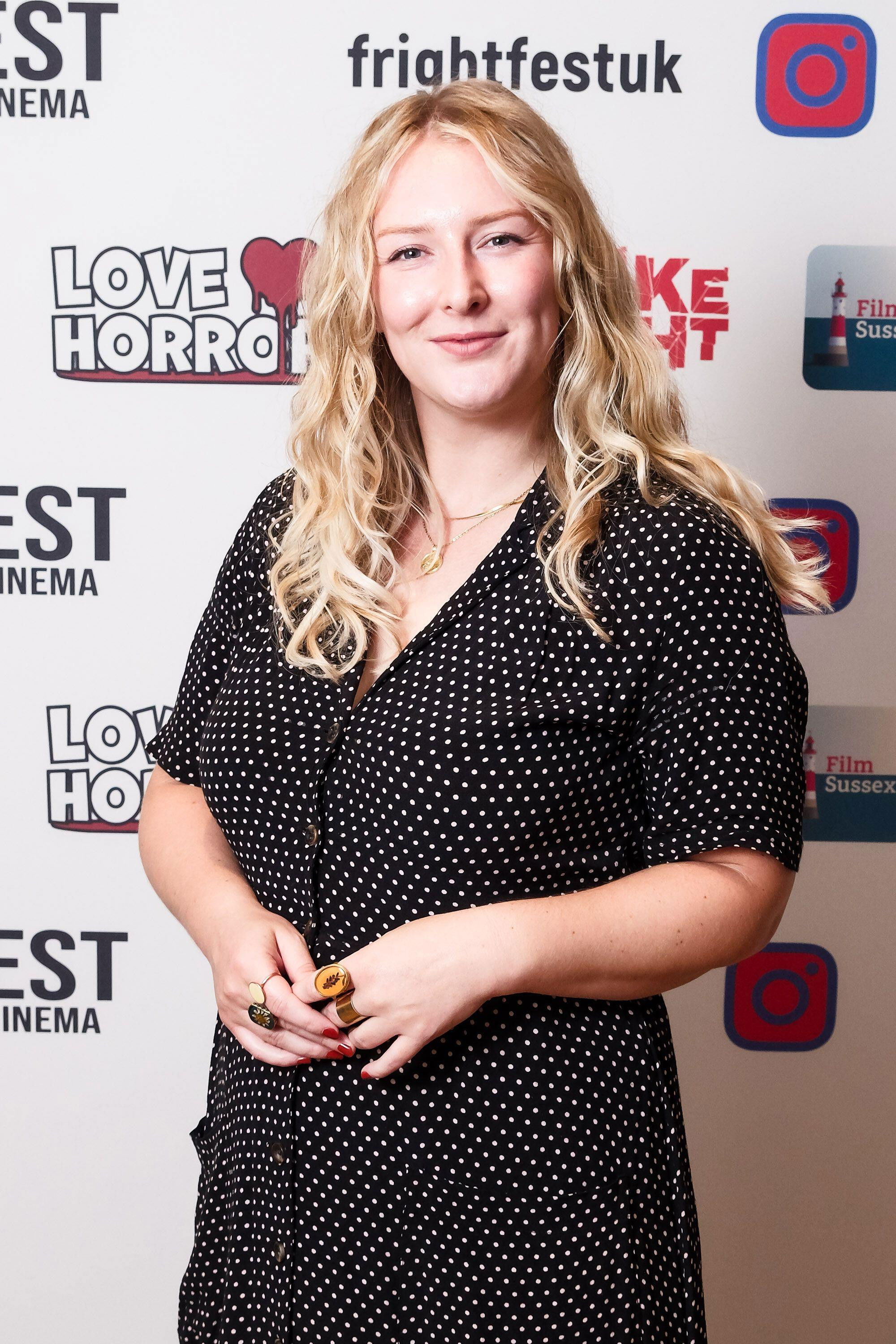 et billede af Mackenzie Larsen