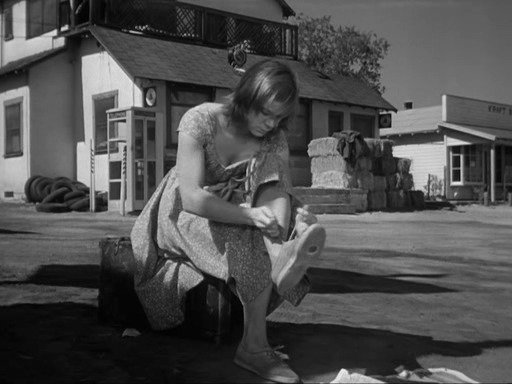 Prisoners' Wives S05E04 backdrop