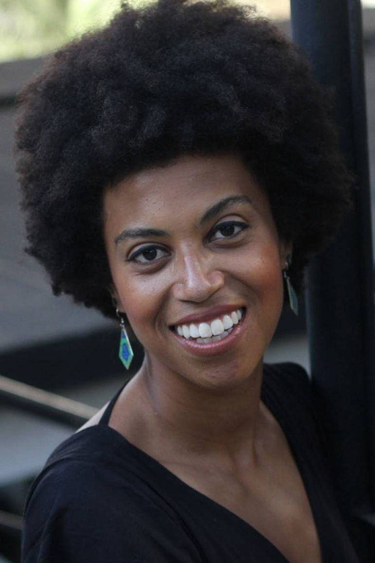 et billede af Thaís Cabral