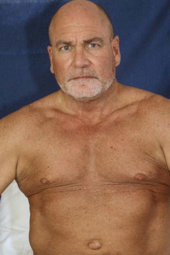 et billede af Leo James