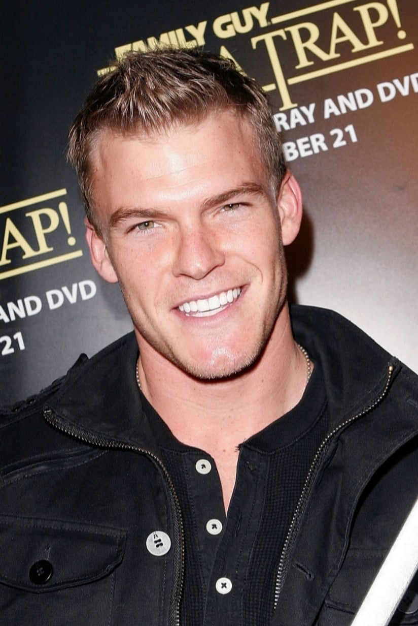 Images of Alan Ritchson.