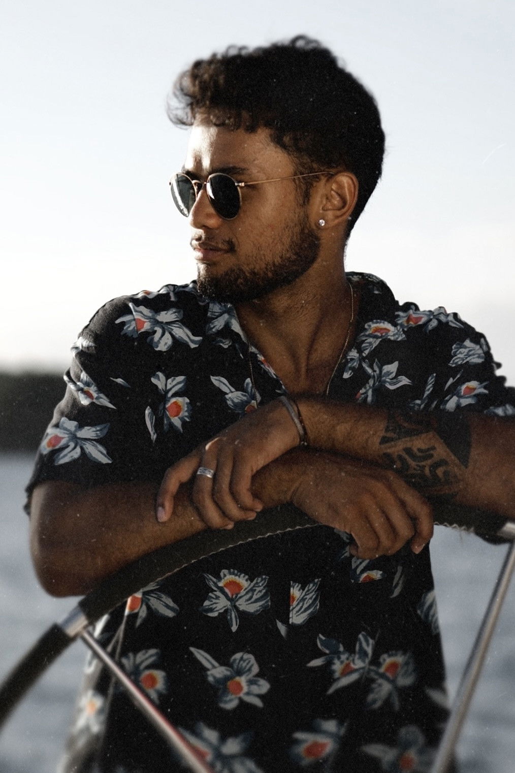 et billede af Teuhinui Revault