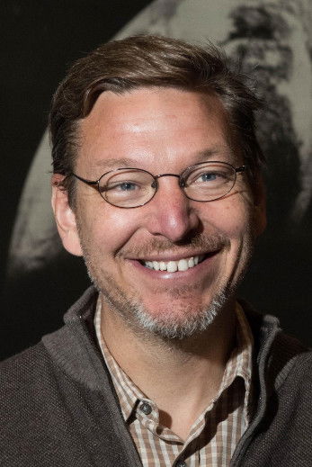 et billede af Michael E. Brown