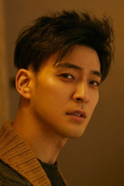 et billede af James Lee