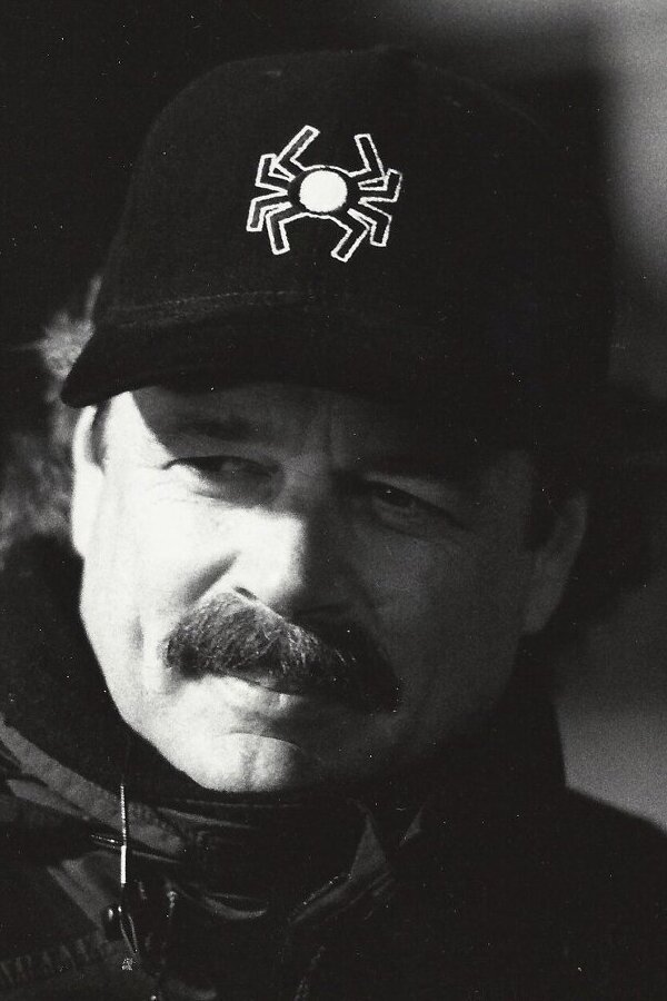 et billede af Craig R. Baxley