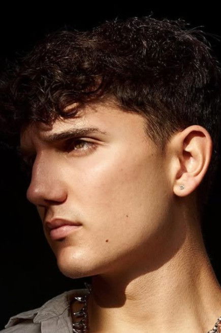 et billede af Adam Harrison