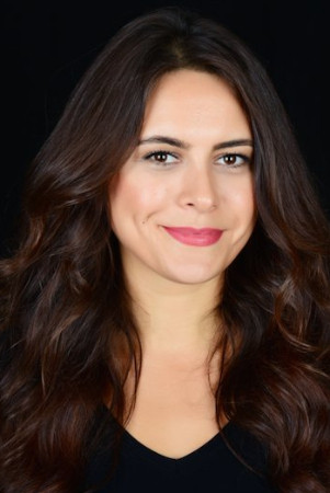 et billede af Arzu Oruç