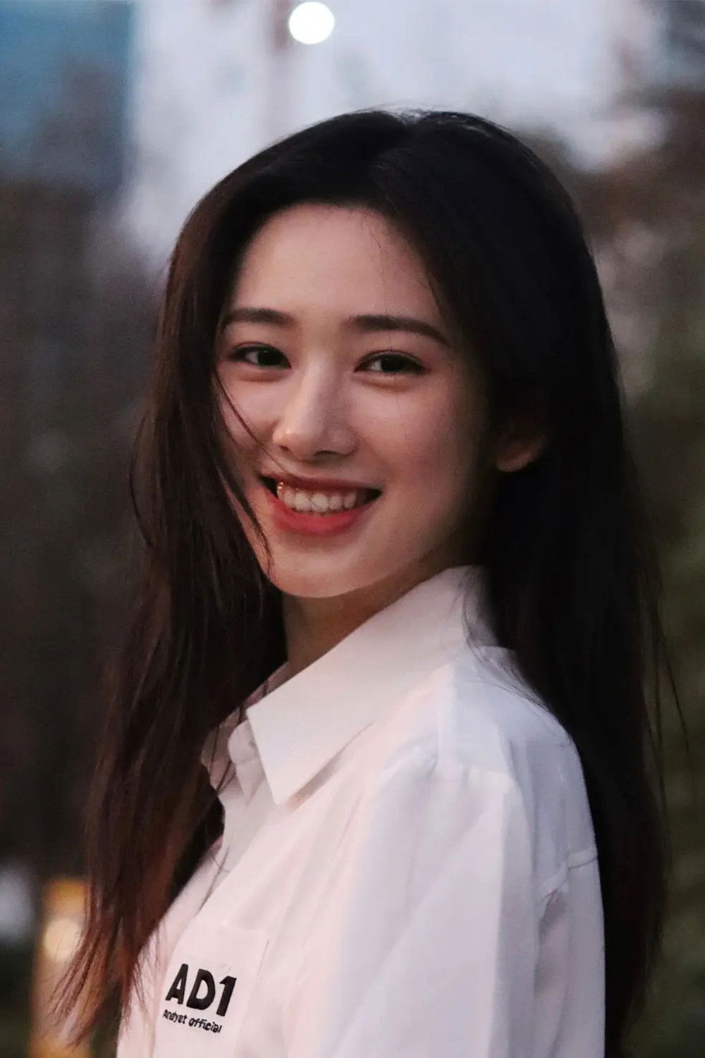 et billede af He Qiu