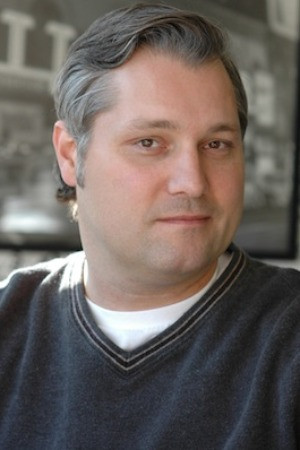 et billede af James Grace