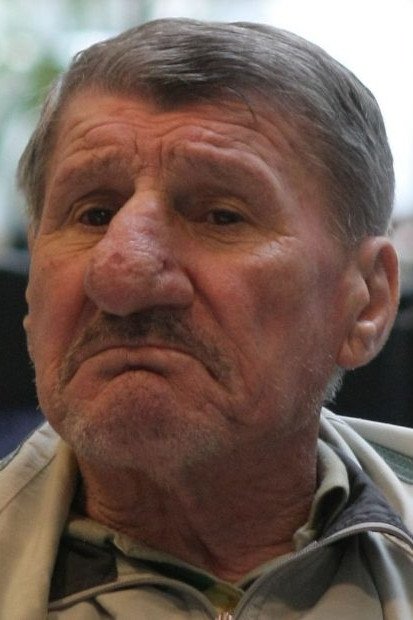 et billede af Vasile Popa