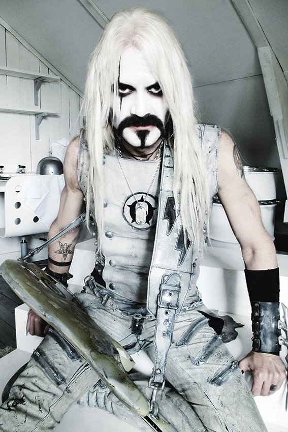 et billede af Snowy Shaw