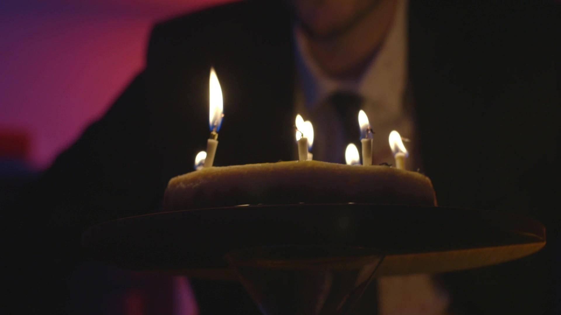 Imagem do Filme Birthday Complex