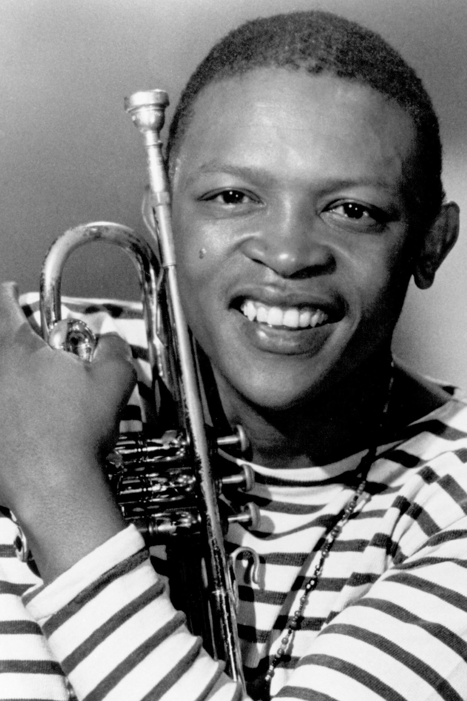 et billede af Hugh Masekela