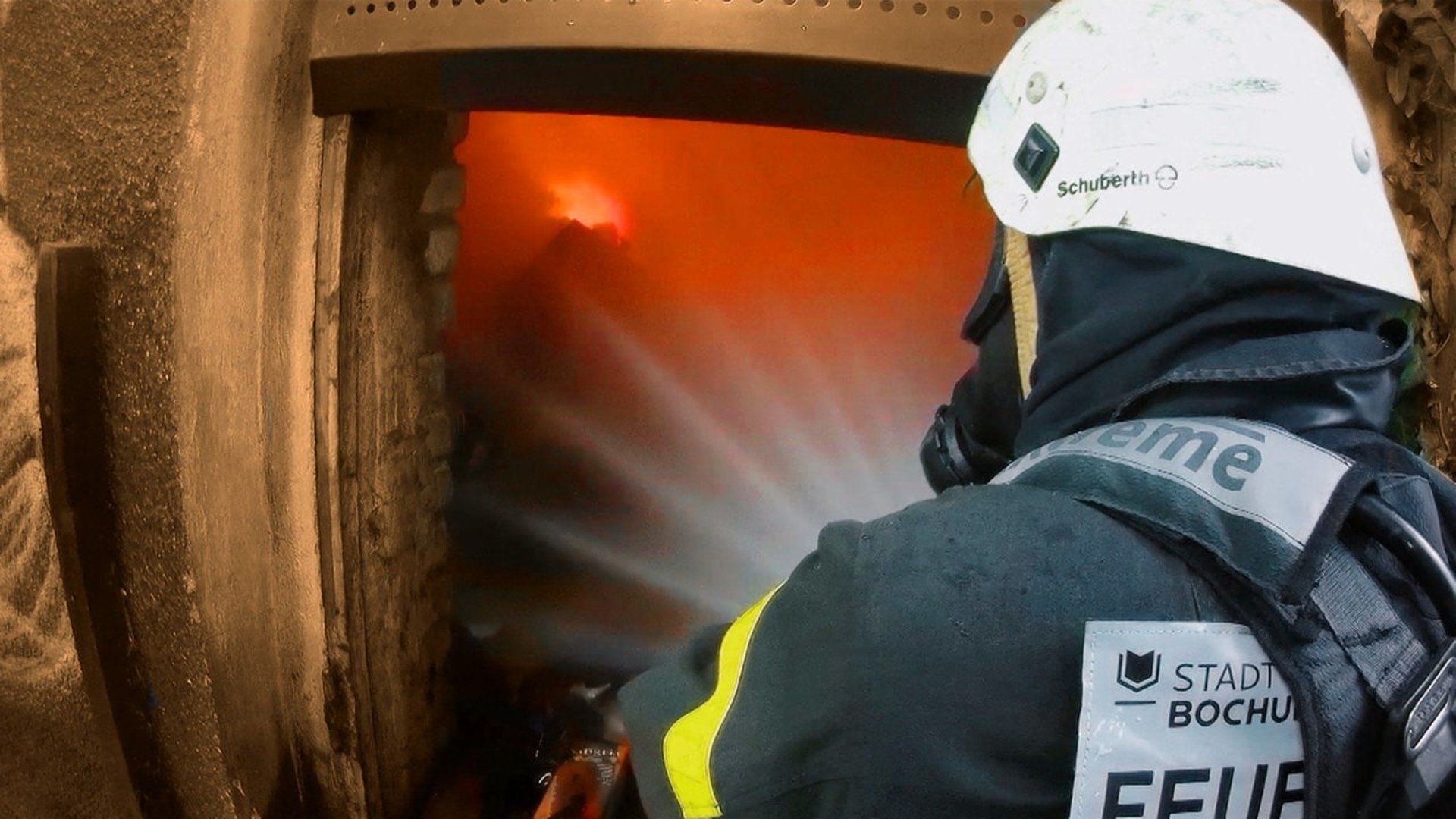 Feuer & Flamme – Mit Feuerwehrmännern im Einsatz