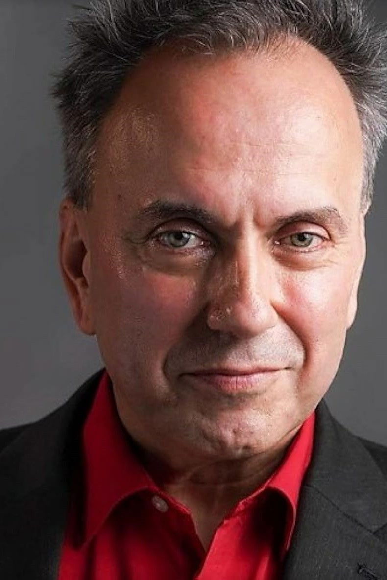 et billede af Michael Carrino