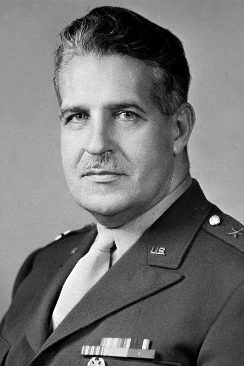 et billede af Leslie Groves