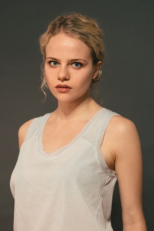 et billede af Lili Epply