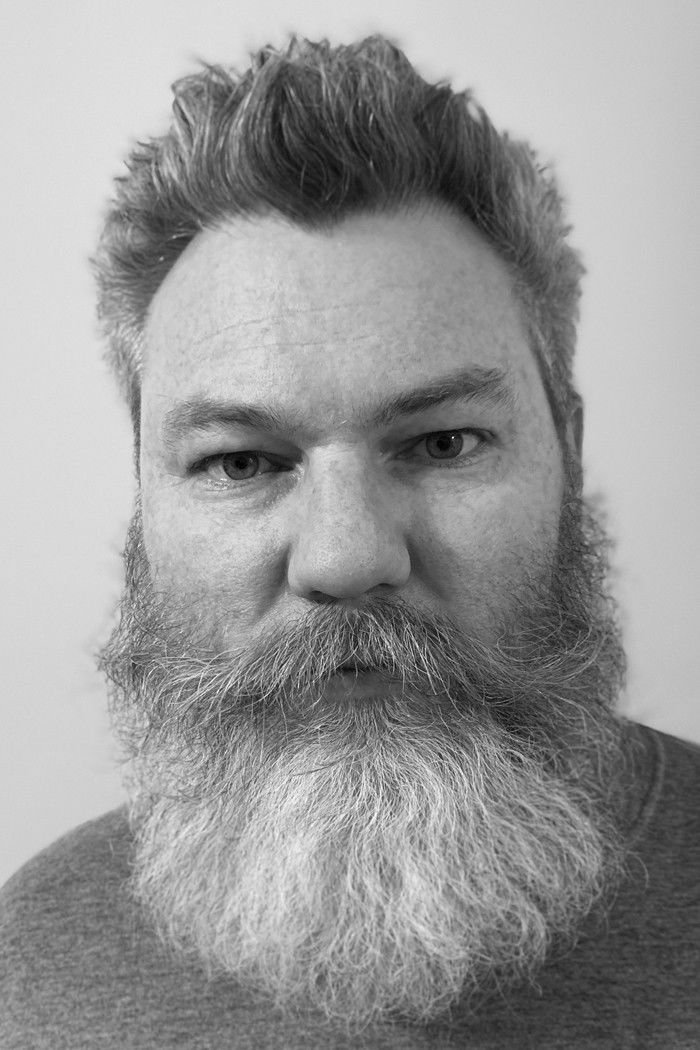 et billede af Jeremy Young