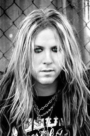 et billede af Troy Patrick Farrell