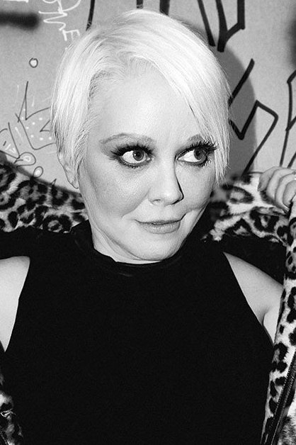 et billede af Cindy Wilson