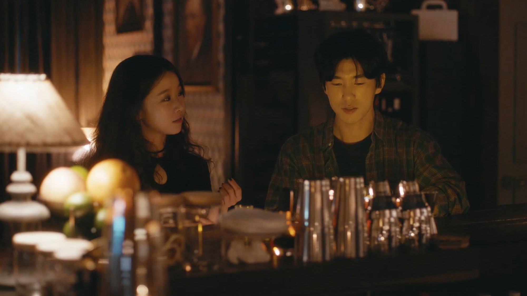 Backdrop 여섯 개의 밤