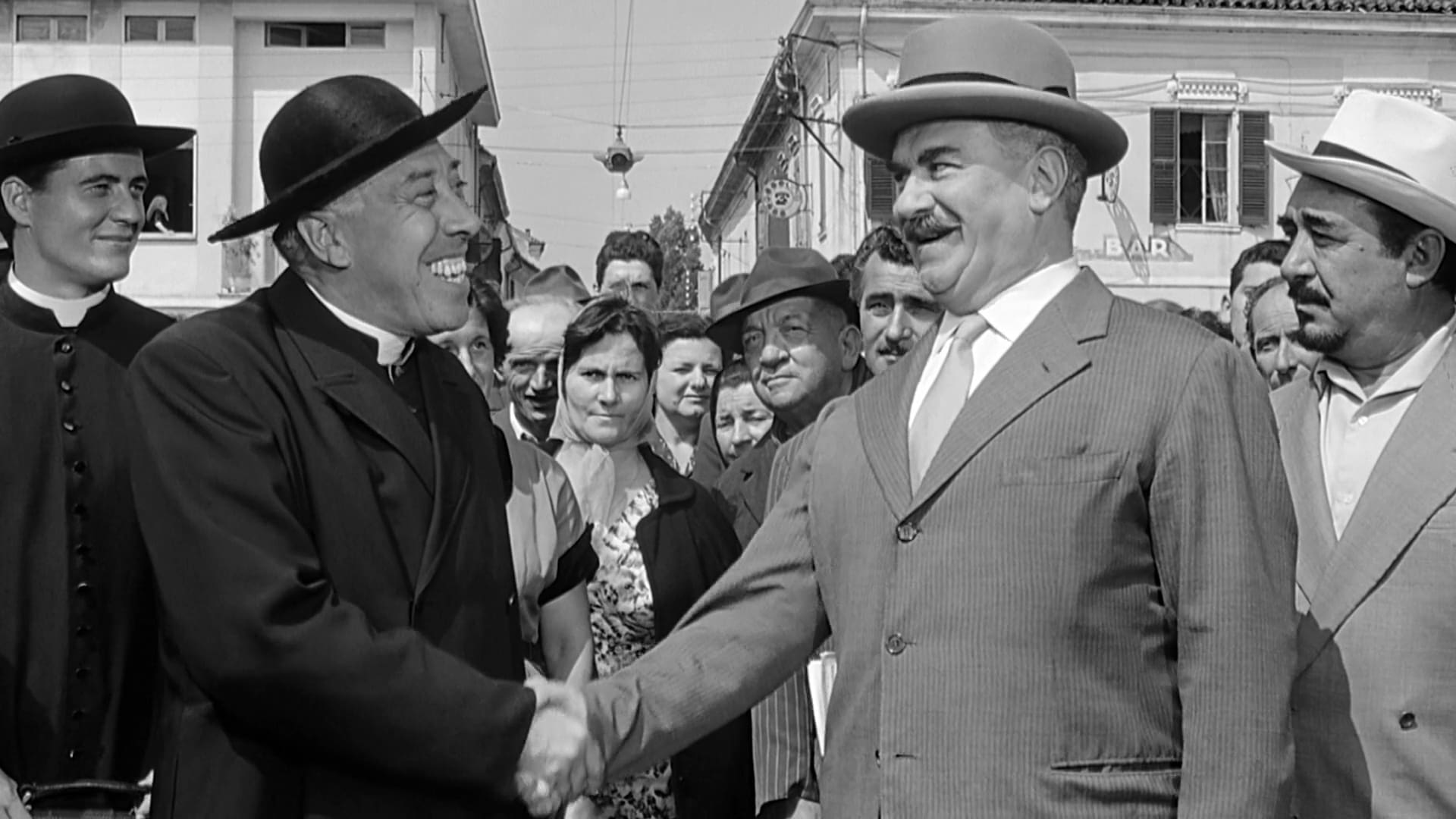 Don Camillo monsignore... ma non troppo (1961)