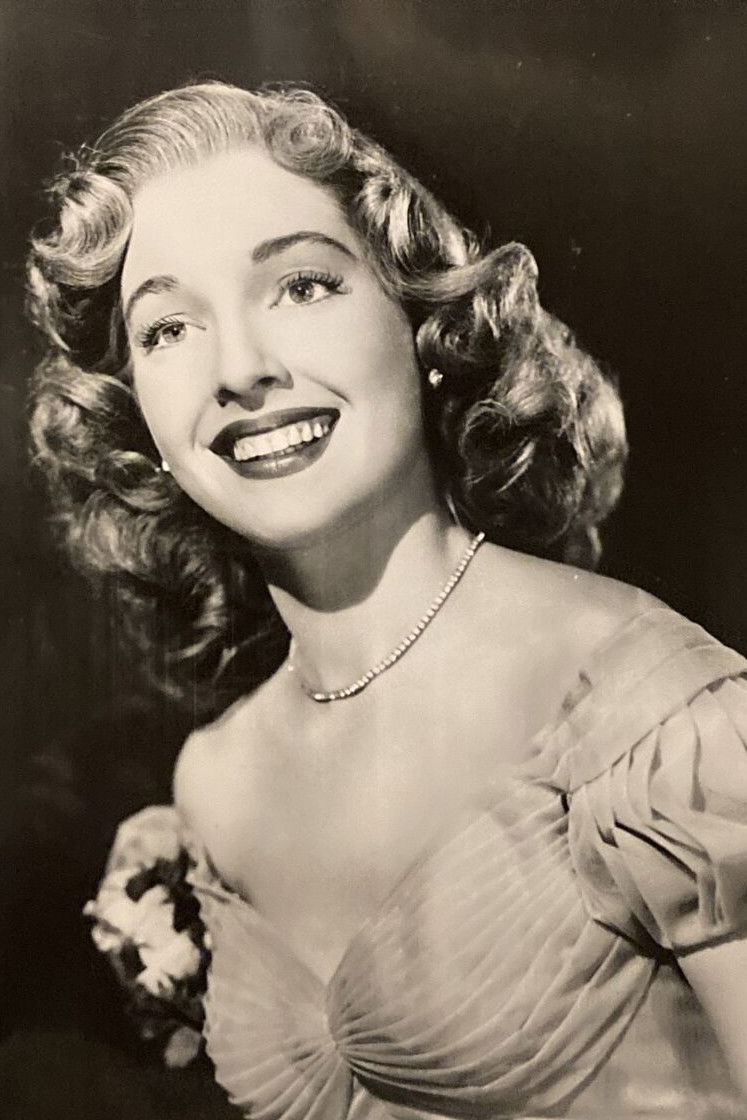 et billede af Muriel Lawrence