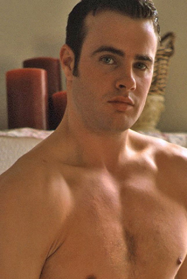 et billede af Brad Taylor