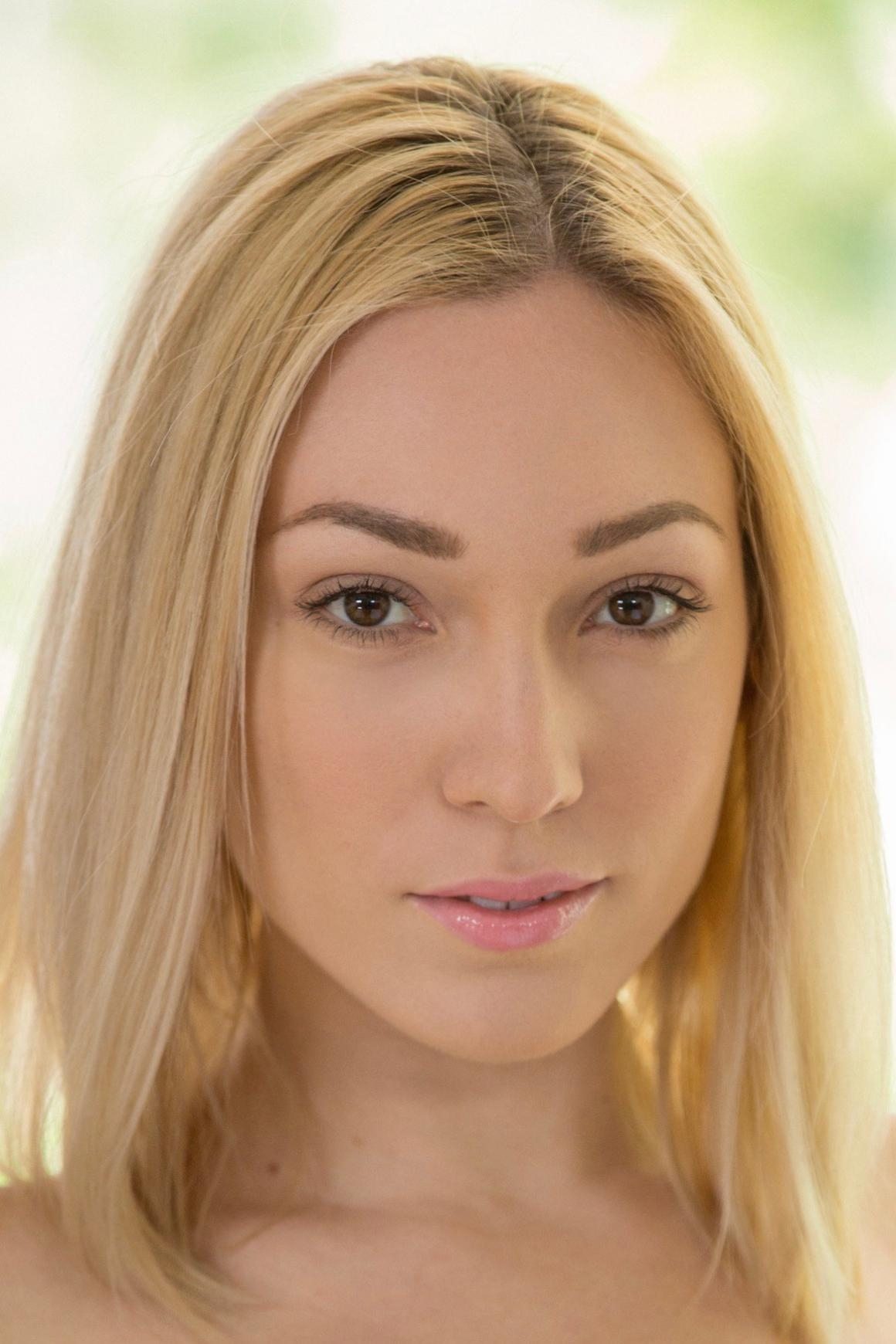 et billede af Lily LaBeau
