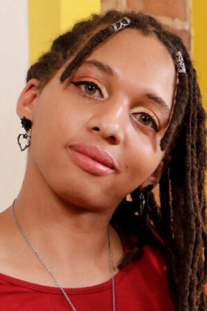 et billede af Aelin Blue