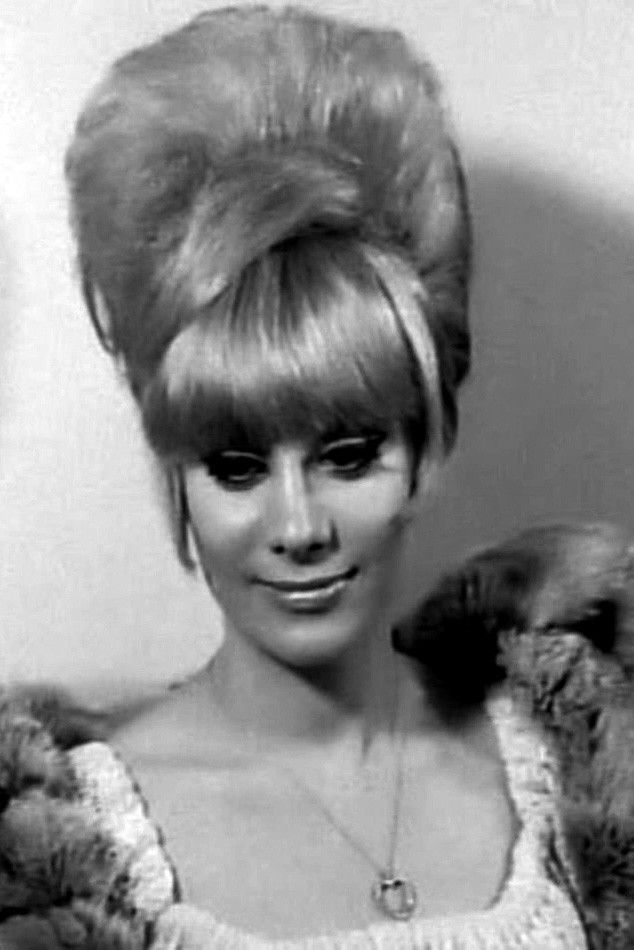 et billede af Barbara Kemp