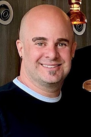 et billede af Jason Halbert