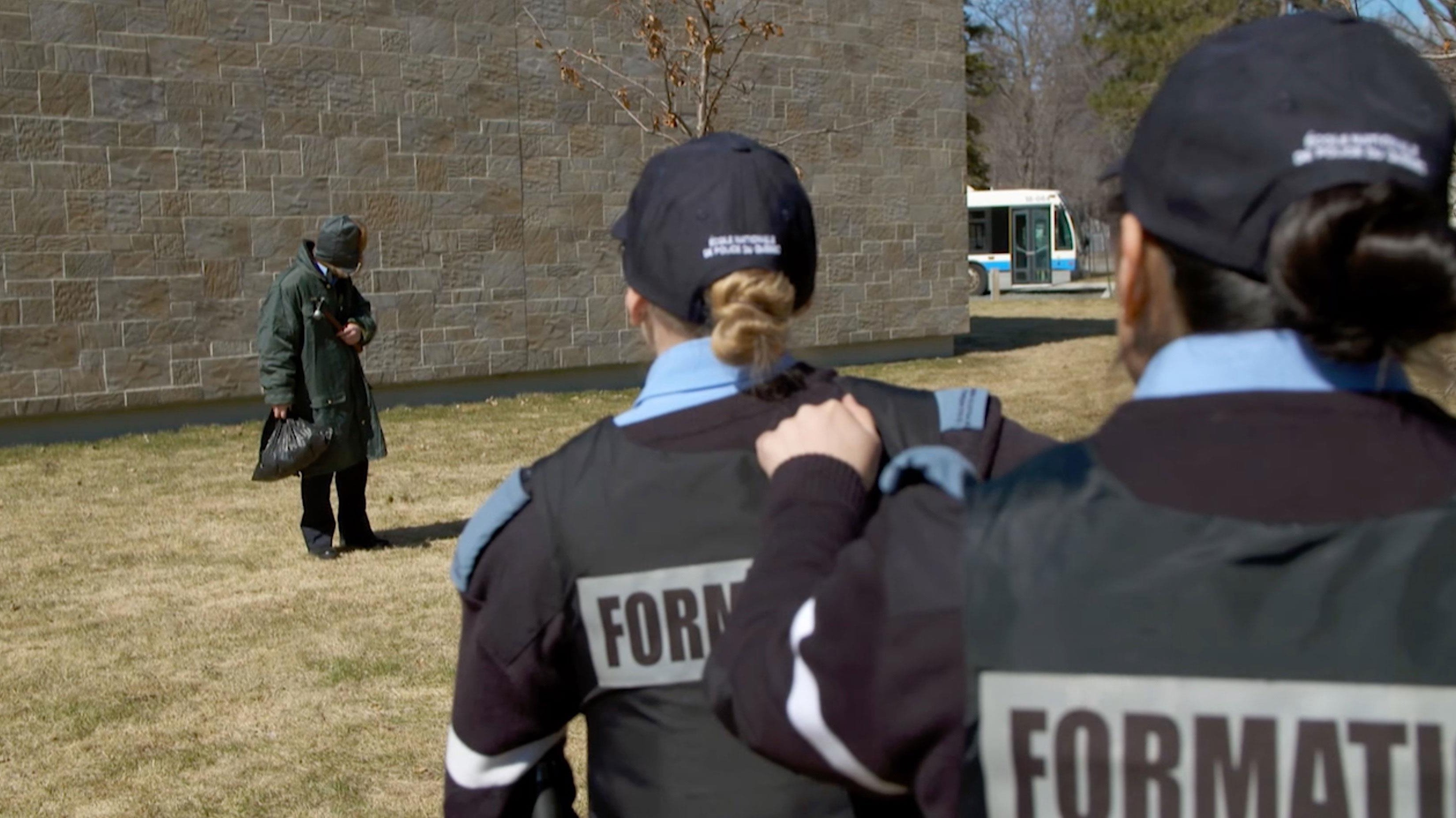 Voir autrement - Police ou psy ?