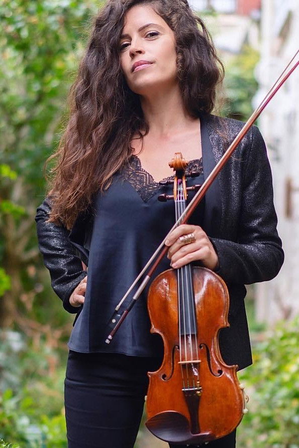 et billede af Emelyne Chirol