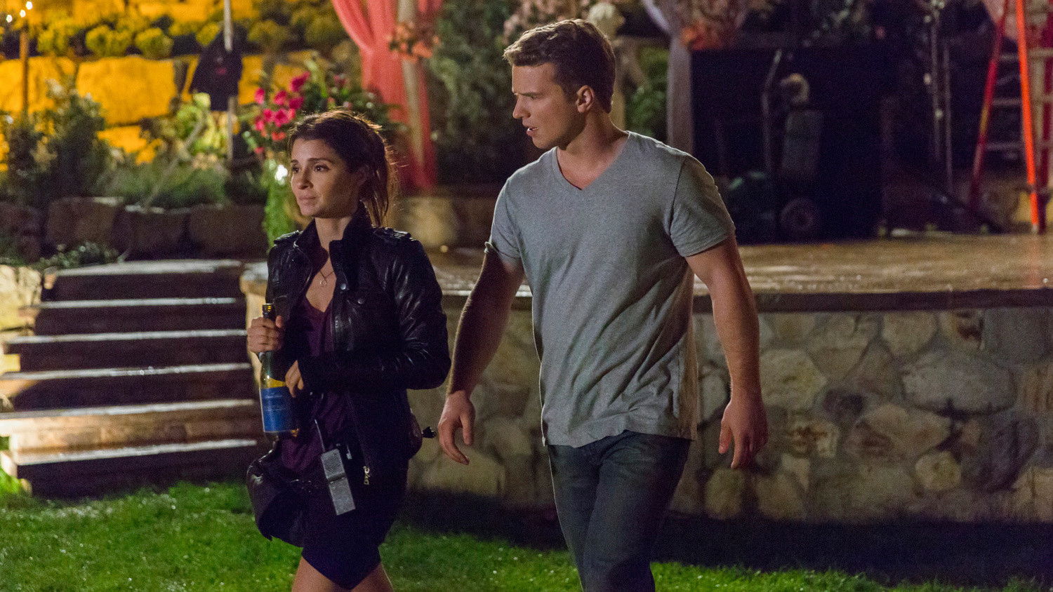 UnREAL: Season 1 - Wife (2015) - (S1E4) - Backdrops — The Movie