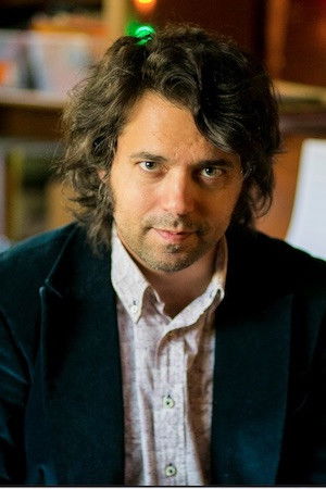 et billede af Jay Gonzalez