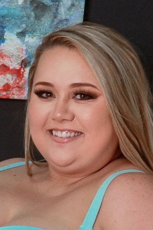 et billede af Lisa Lee