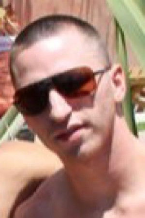 et billede af Travis Adams