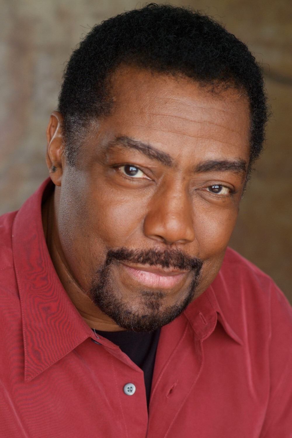 et billede af James Reynolds