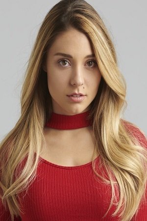 Sloan Mannino as Ava