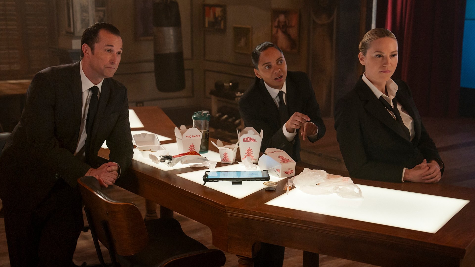 Leverage: Redemption - The Shakedown in Clone-Town Job