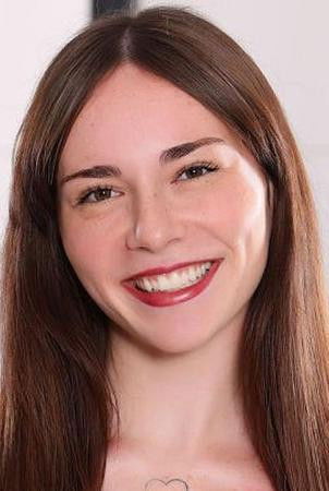 et billede af Tess Thompson