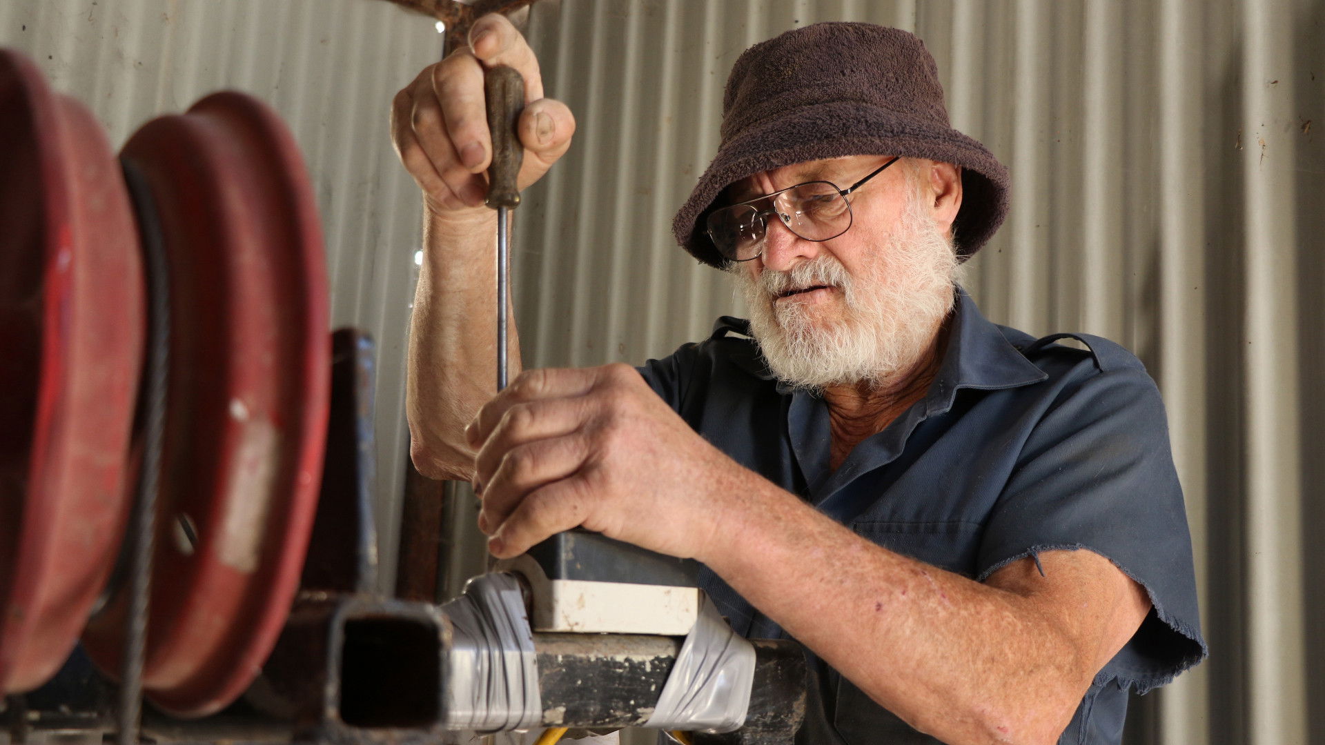 Outback Opal Hunters S12E07 backdrop