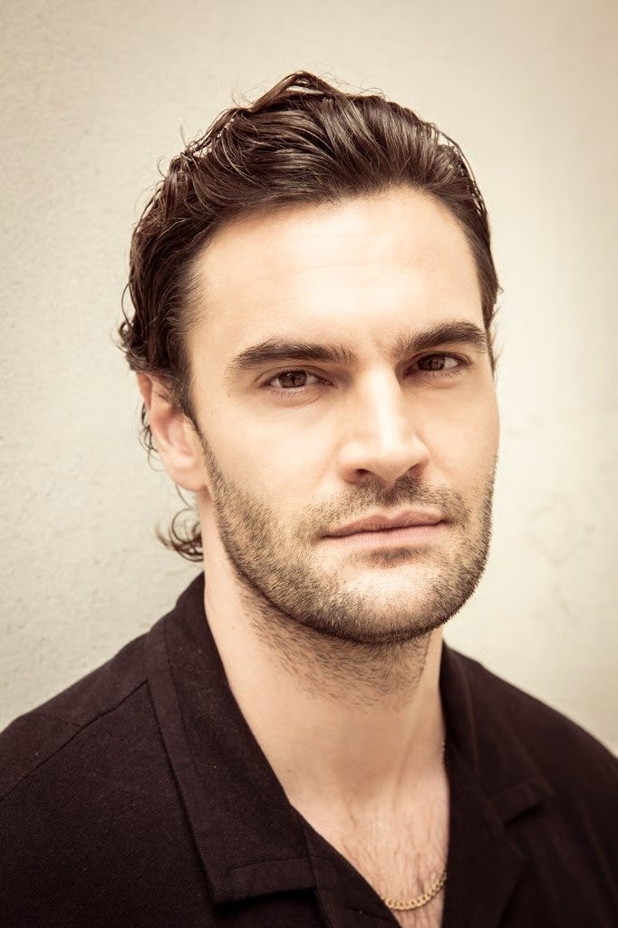 Tom Bateman picture