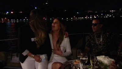 Kourtney & Khloé Take the Hamptons