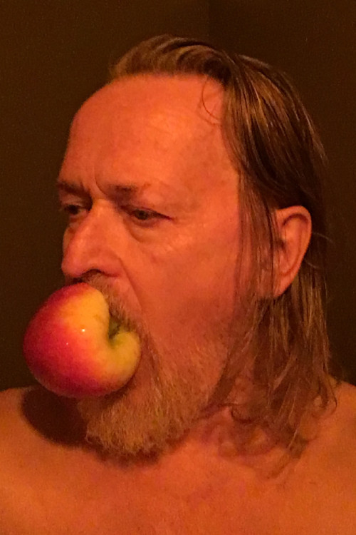 et billede af Andrew Zealley