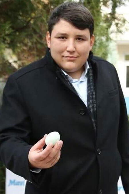 et billede af Mehmet Aydın